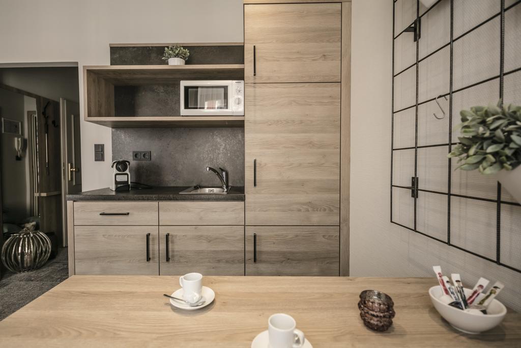 Alexxanders Hotel & Boardinghouse, Restaurant ケムニッツ エクステリア 写真