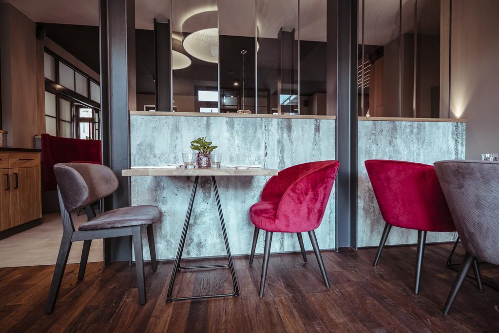 Alexxanders Hotel & Boardinghouse, Restaurant ケムニッツ エクステリア 写真