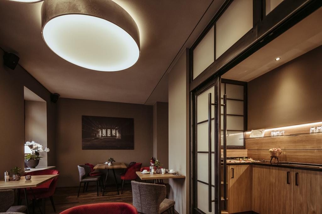 Alexxanders Hotel & Boardinghouse, Restaurant ケムニッツ エクステリア 写真