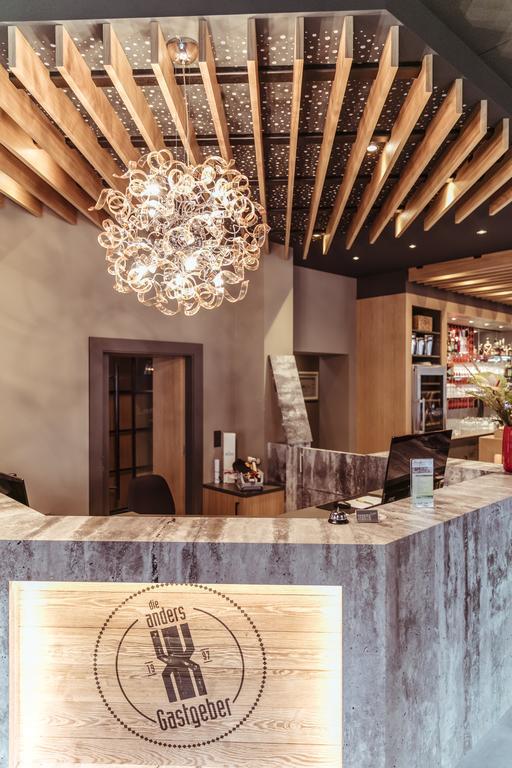 Alexxanders Hotel & Boardinghouse, Restaurant ケムニッツ エクステリア 写真