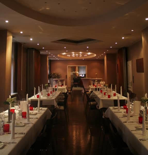 Alexxanders Hotel & Boardinghouse, Restaurant ケムニッツ エクステリア 写真