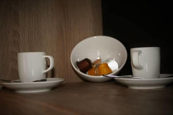 Alexxanders Hotel & Boardinghouse, Restaurant ケムニッツ エクステリア 写真