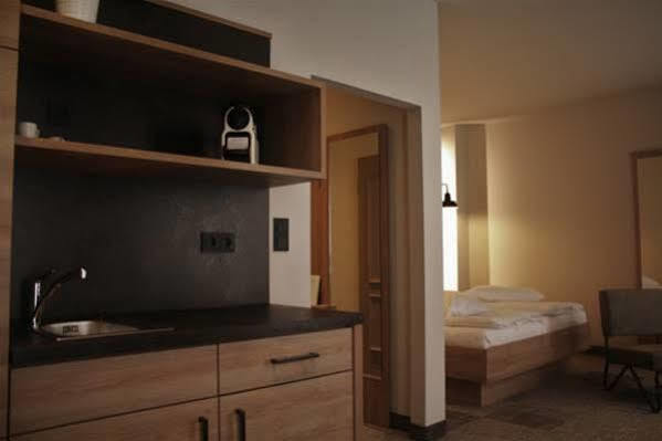 Alexxanders Hotel & Boardinghouse, Restaurant ケムニッツ エクステリア 写真